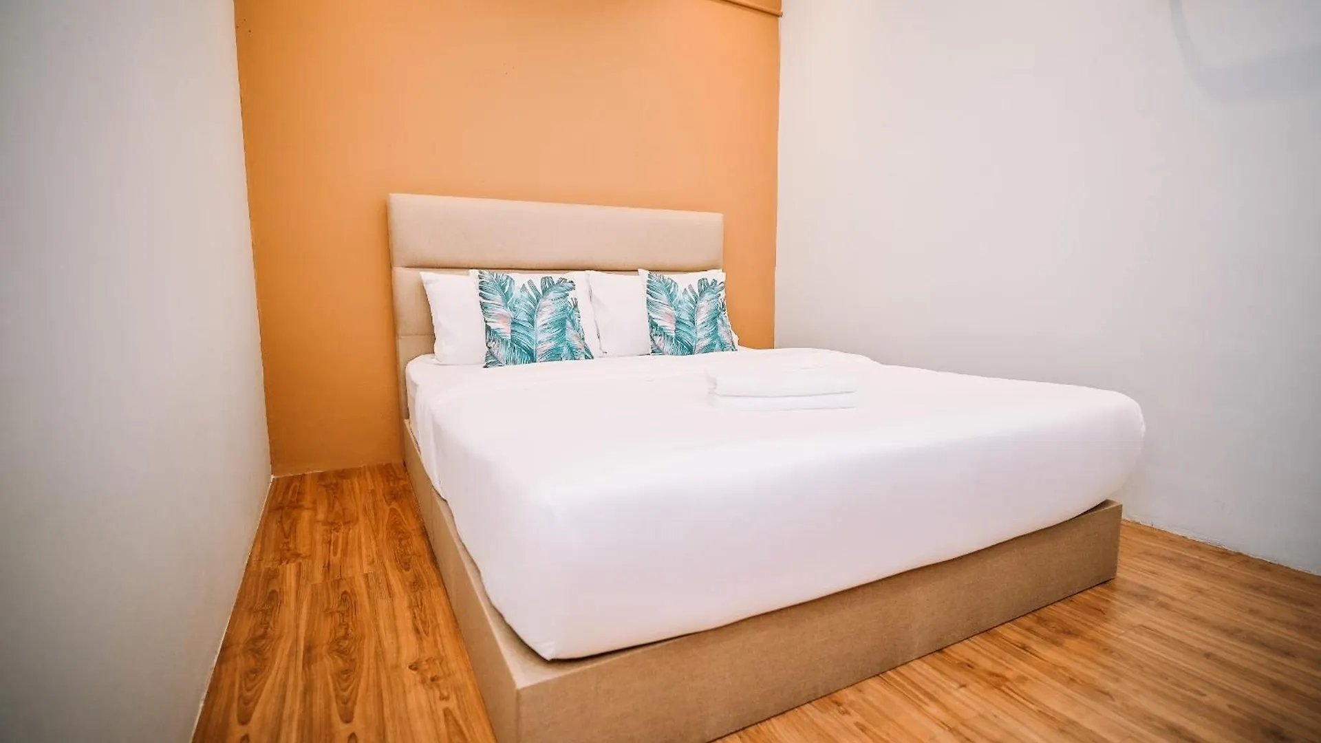 Swing & Pillows - Lebuh Victoria, Penang George Town Hotel