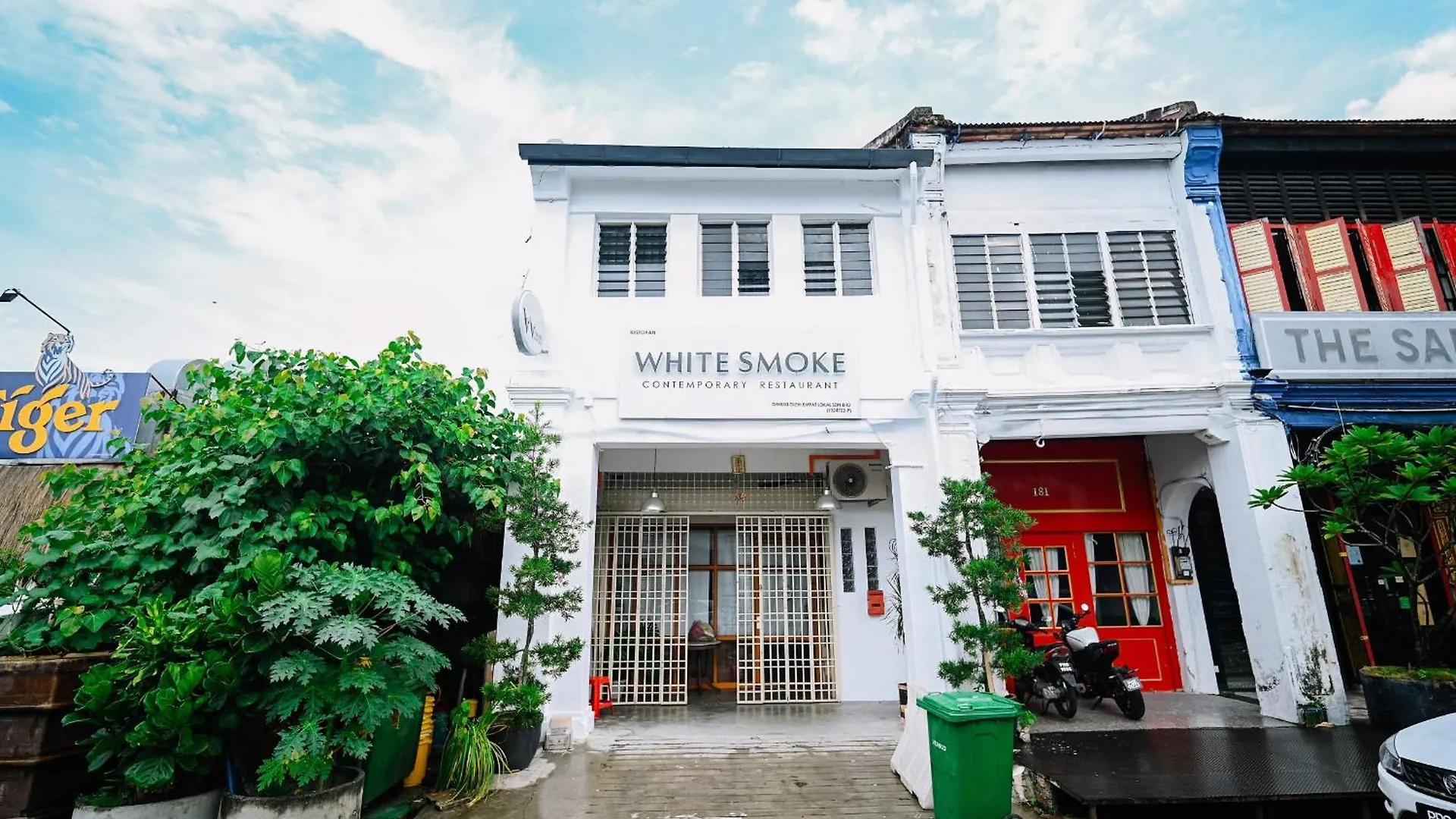 Swing & Pillows - Lebuh Victoria, Penang George Town
