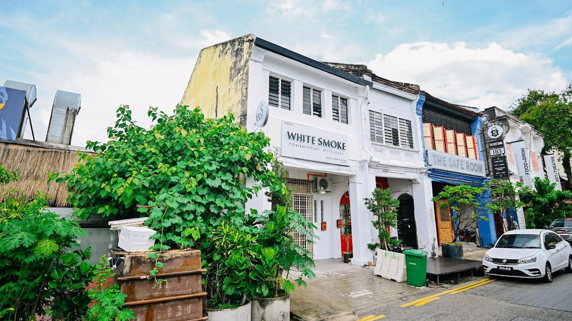 Swing & Pillows - Lebuh Victoria, Penang George Town 2*,